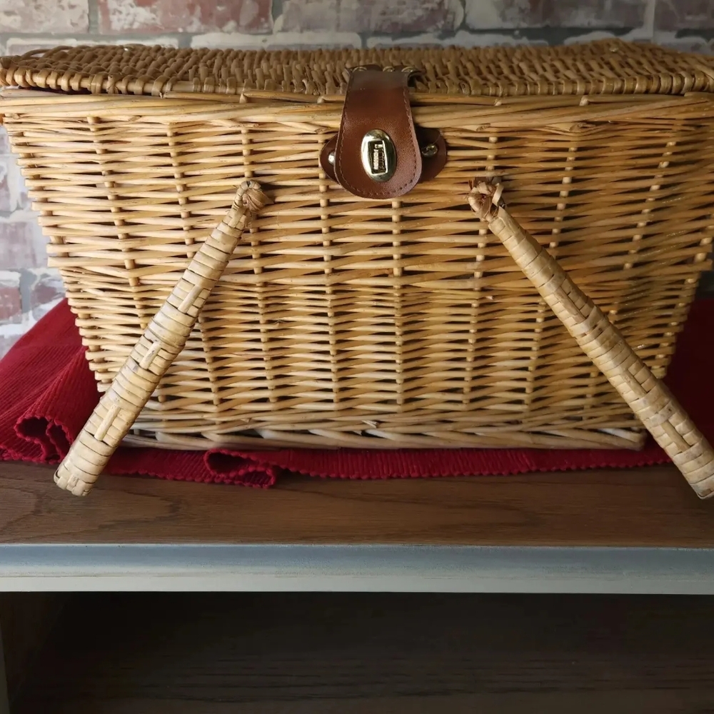 Vintage wicker picnic basket